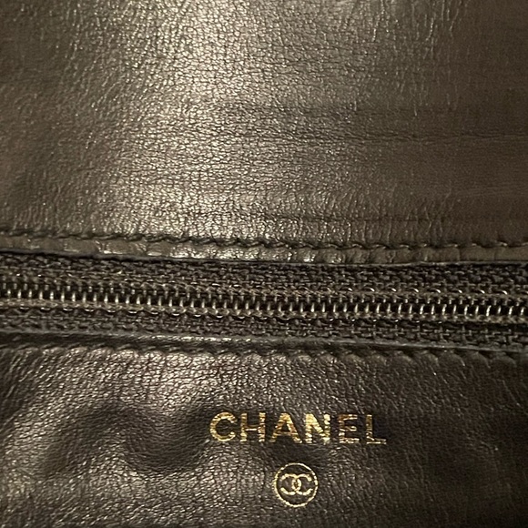 Chanel Caviar Short Wallet with Chain - Picture 7 of 16